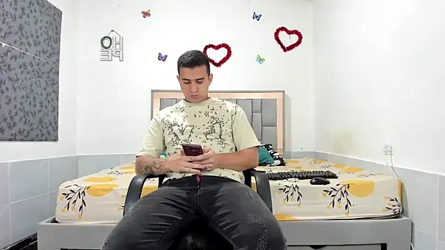 simookeler online show from October 26, 2025, 2:45 am