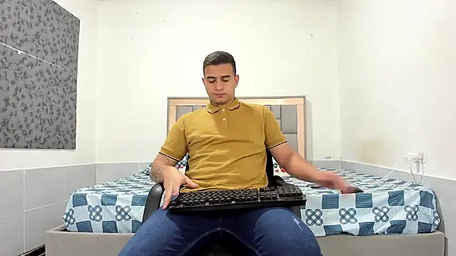 Snapshot of simookeler chatting on January 19, 2026, 11:14 am simookeler online show from January 19, 2026, 11:14 am