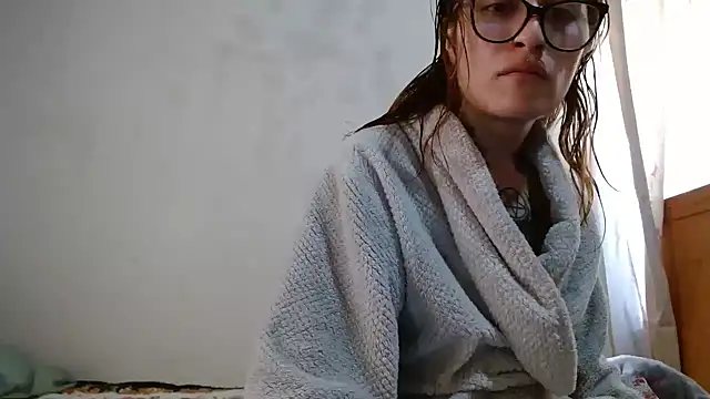 kittenlizz online show from February 1, 2025, 5:47 pm