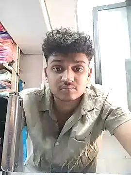 Snapshot of heartless__95 chatting on February 26, 2025, 9:44 am heartless 95 online show from February 26, 2025, 9:44 am
