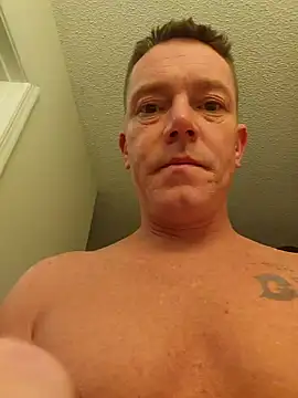 Snapshot of Bigtater1999 chatting on October 2, 2025, 1:31 am Bigtater1999 online show from October 2, 2025, 1:31 am