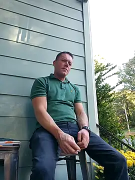 Snapshot of Bigtater1999 chatting on October 4, 2025, 9:49 pm Bigtater1999 online show from October 4, 2025, 9:49 pm