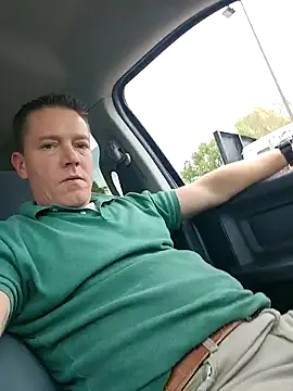 Snapshot of Bigtater1999 chatting on October 21, 2025, 9:36 pm Bigtater1999 online show from October 21, 2025, 9:36 pm