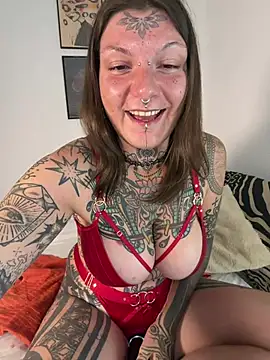 lizzardqueeen online show from May 16, 2026, 12:20 am
