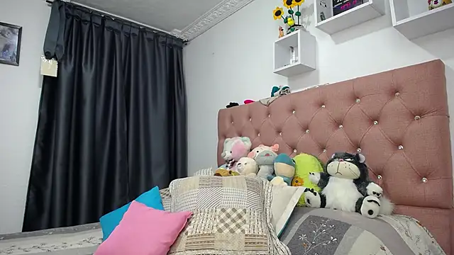 Soffy-brooks online show from October 6, 2025, 4:13 am