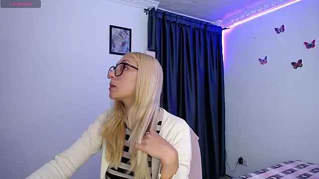 Soffy-brooks online show from April 17, 2026, 4:37 am