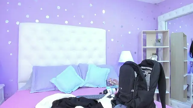 scarlette 15  online show from February 7, 2026, 3:14 am