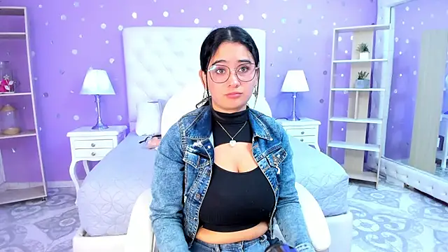 Snapshot of scarlette_15_ chatting on October 11, 2025, 3:29 am scarlette 15  online show from October 11, 2025, 3:29 am