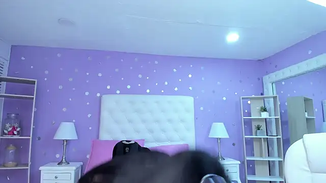 Snapshot of scarlette_15_ chatting on October 28, 2025, 3:29 am scarlette 15  online show from October 28, 2025, 3:29 am