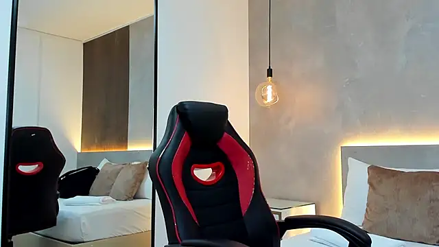 Snapshot of alma_fenix chatting on October 22, 2025, 12:37 pm alma fenix online show from October 22, 2025, 12:37 pm