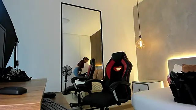 Snapshot of alma_fenix chatting on October 24, 2025, 1:10 pm alma fenix online show from October 24, 2025, 1:10 pm