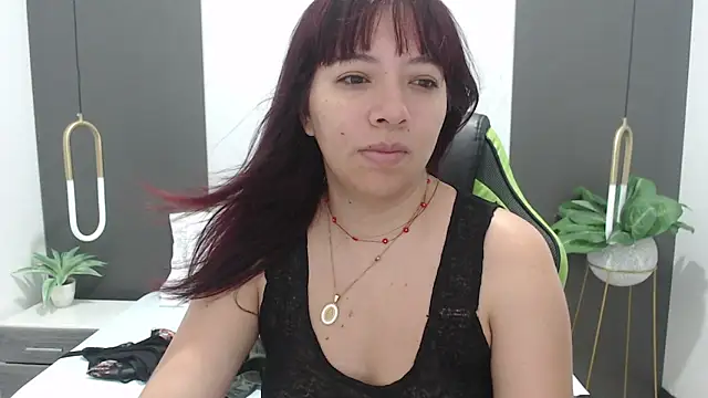Snapshot of alma_fenix chatting on February 25, 2025, 12:16 pm alma fenix online show from February 25, 2025, 12:16 pm