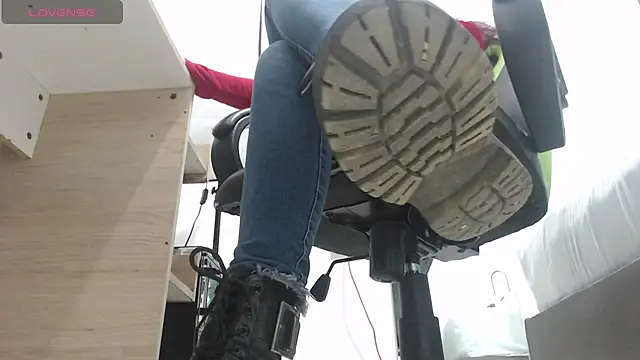 Snapshot of alma_fenix chatting on February 28, 2025, 12:09 pm alma fenix online show from February 28, 2025, 12:09 pm