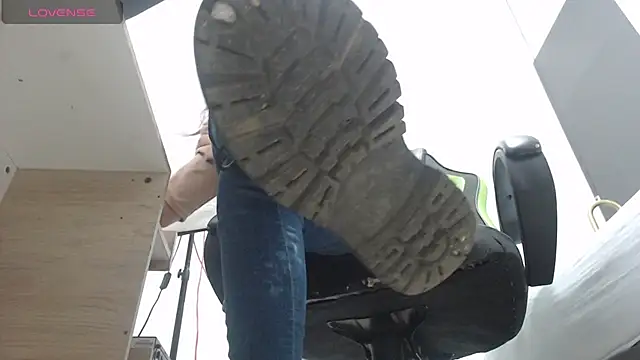 Snapshot of alma_fenix chatting on March 5, 2025, 12:22 pm alma fenix online show from March 5, 2025, 12:22 pm