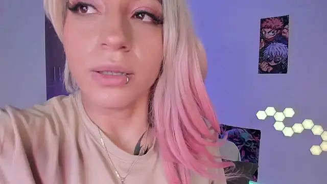 Snapshot of cyberzoe chatting on February 9, 2026, 3:32 pm cyberzoe online show from February 9, 2026, 3:32 pm