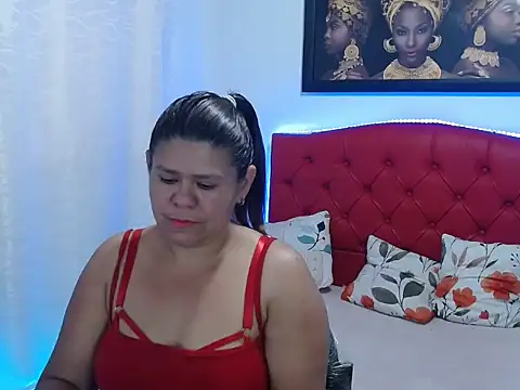 NATHYHOTT online show from February 5, 2025, 3:20 pm
