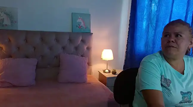 NATHYHOTT online show from February 12, 2025, 2:21 pm