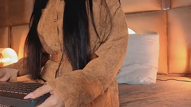 Snapshot of angelinepossy chatting on October 7, 2025, 10:33 pm angelinepossy online show from October 7, 2025, 10:33 pm