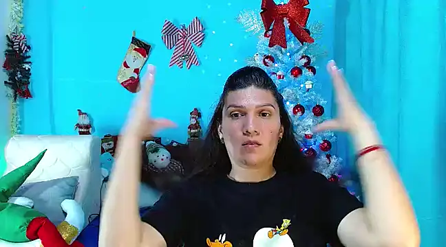 Snapshot of venus_swet_ chatting on December 8, 2024, 2:46 am venus swet online show from December 8, 2024, 2:46 am