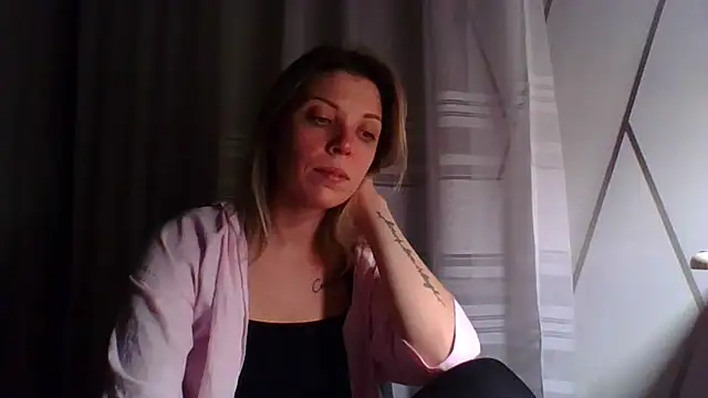 VelvetLove287 online show from March 5, 2025, 7:17 pm
