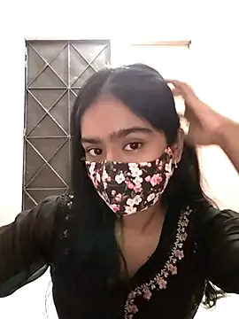 Snapshot of Arisha- chatting on October 5, 2025, 6:31 pm Arisha- online show from October 5, 2025, 6:31 pm