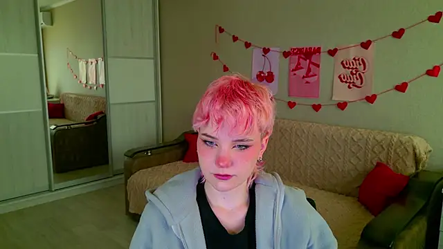 School Love online show from September 28, 2025, 11:06 am