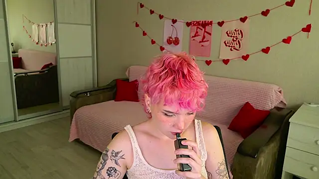 School Love online show from September 18, 2025, 11:13 am