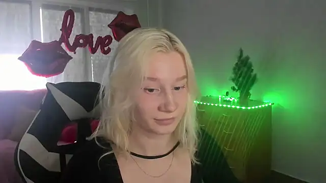 EnigmaSee online show from March 8, 2026, 1:55 am