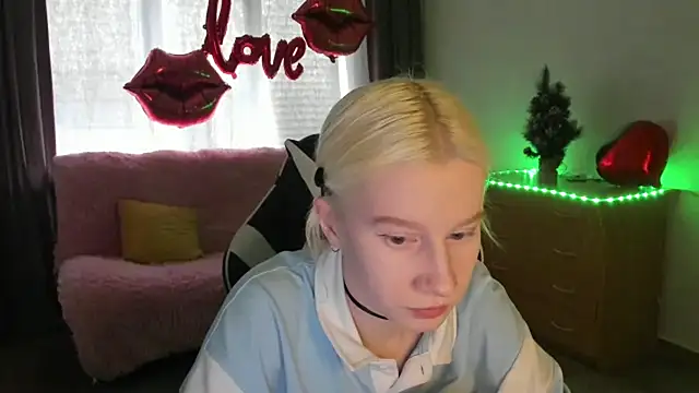 EnigmaSee online show from March 25, 2026, 1:50 am