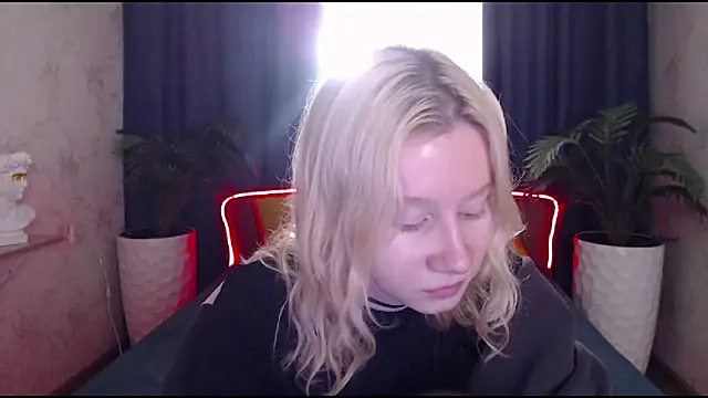 Snapshot of EnigmaSee chatting on October 17, 2025, 2:04 am EnigmaSee online show from October 17, 2025, 2:04 am