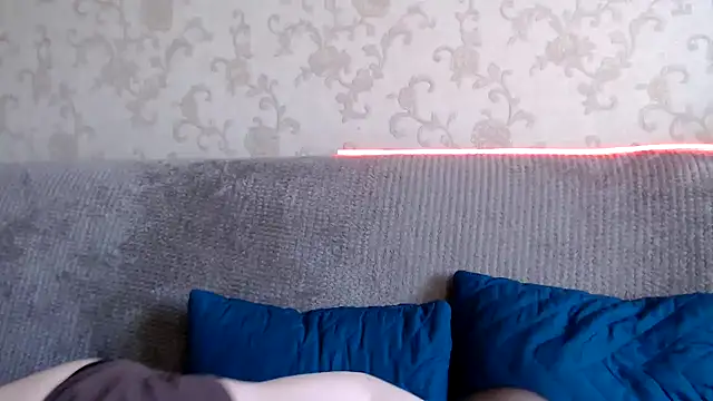 Snapshot of EnigmaSee chatting on October 19, 2025, 8:50 am EnigmaSee online show from October 19, 2025, 8:50 am