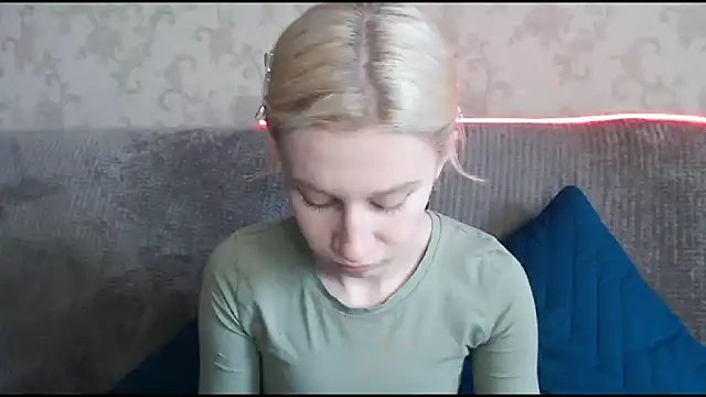 Snapshot of EnigmaSee chatting on October 7, 2025, 8:48 am EnigmaSee online show from October 7, 2025, 8:48 am