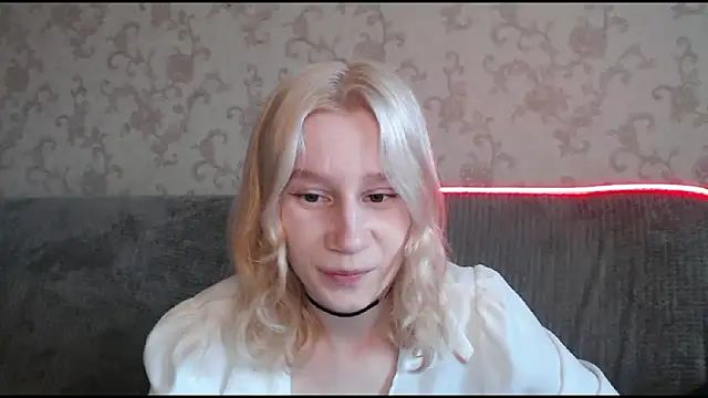 Snapshot of EnigmaSee chatting on September 21, 2025, 2:06 am EnigmaSee online show from September 21, 2025, 2:06 am