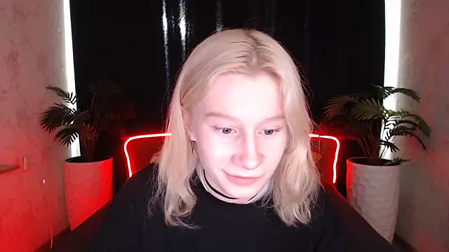 Snapshot of EnigmaSee chatting on October 1, 2025, 1:55 am EnigmaSee online show from October 1, 2025, 1:55 am