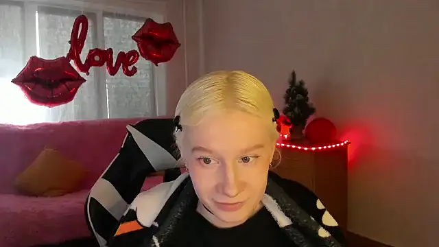 EnigmaSee online show from March 19, 2026, 1:49 am