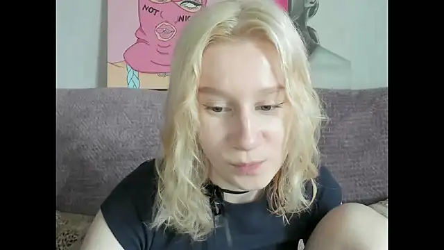 Snapshot of EnigmaSee chatting on September 25, 2025, 8:53 am EnigmaSee online show from September 25, 2025, 8:53 am