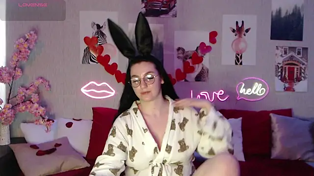 Fluffy Tiffy online show from February 14, 2025, 7:07 am