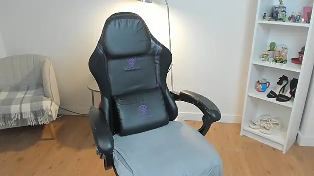  BellaEvans  online show from February 9, 2026, 6:00 am