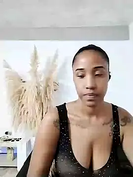LadyEbonyX online show from December 17, 2024, 10:32 pm