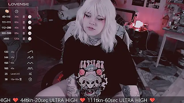 Snapshot of noori__hope chatting on March 8, 2025, 1:28 am noori  hope online show from March 8, 2025, 1:28 am