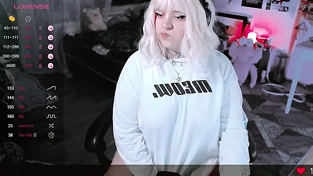 Snapshot of noori__hope chatting on February 25, 2025, 12:36 am noori  hope online show from February 25, 2025, 12:36 am