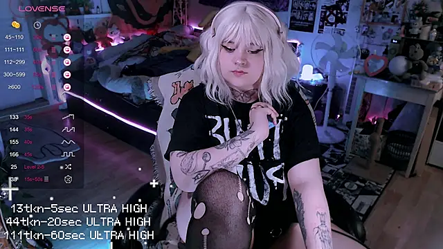 Snapshot of noori__hope chatting on September 9, 2025, 8:18 pm noori  hope online show from September 9, 2025, 8:18 pm