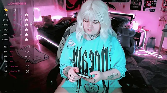 Snapshot of noori__hope chatting on February 9, 2025, 1:00 am noori  hope online show from February 9, 2025, 1:00 am