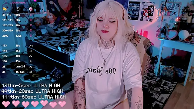 Snapshot of noori__hope chatting on October 2, 2025, 8:45 pm noori  hope online show from October 2, 2025, 8:45 pm