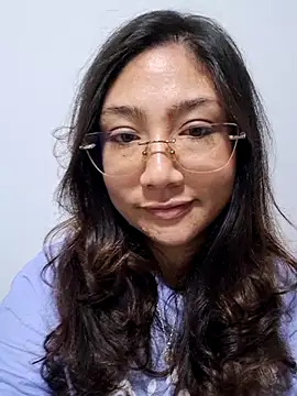 Snapshot of Mia_Ruiz chatting on November 2, 2025, 2:16 am Mia Ruiz online show from November 2, 2025, 2:16 am