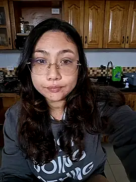 Snapshot of Mia_Ruiz chatting on October 20, 2025, 2:02 am Mia Ruiz online show from October 20, 2025, 2:02 am