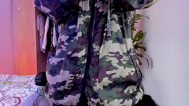 aldrinwhite online show from December 4, 2025, 4:50 pm