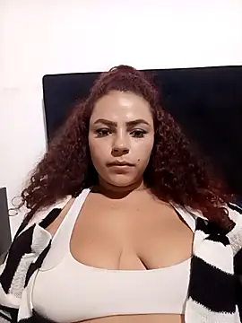 Snapshot of Mommy-Hot chatting on October 14, 2025, 12:22 am Mommy-Hot online show from October 14, 2025, 12:22 am