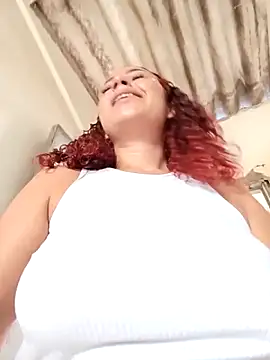 Snapshot of Mommy-Hot chatting on October 10, 2025, 2:51 pm Mommy-Hot online show from October 10, 2025, 2:51 pm