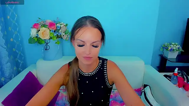 Snapshot of LindaaLu chatting on July 28, 2026, 5:48 am LindaaLu online show from July 28, 2026, 5:48 am
